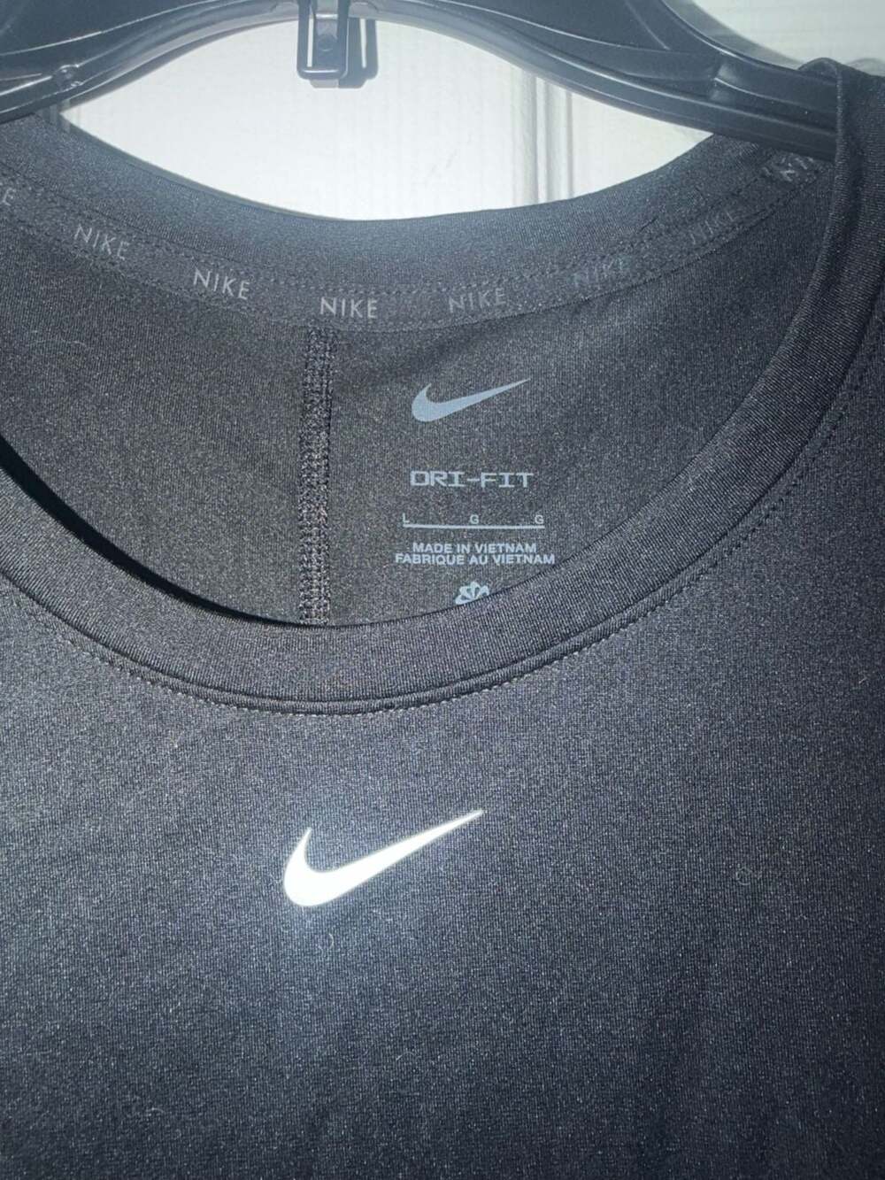 Nike Women's Dri-FIT One Standard Fit Short-Sleeve Cropped Top - Picture 3 of 5